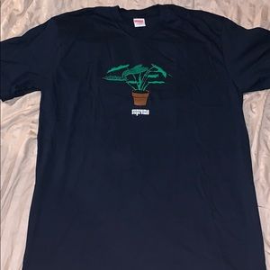 Supreme Plant Tee🔴